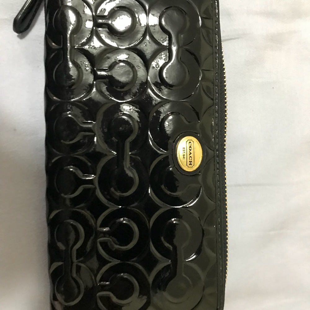 Knock off coach wallet
